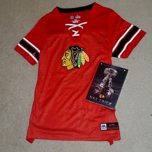 NEW! Chicago Blackhawks Jersey & HAT TRICK DVD